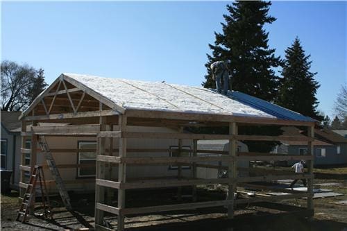 2.5" Vinyl Backed Fiberglass Roof and Wall Insulation | Steel Structures America