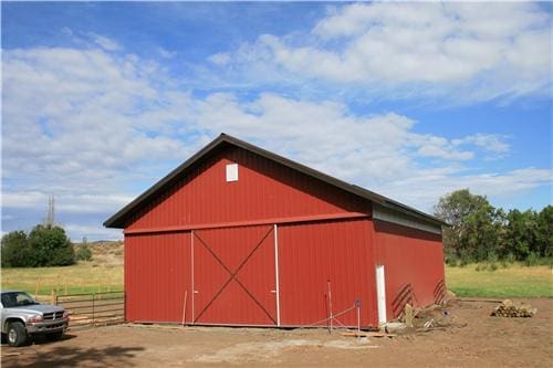 2' Roof Overhangs with Fascia and Soffits | Steel Structures America