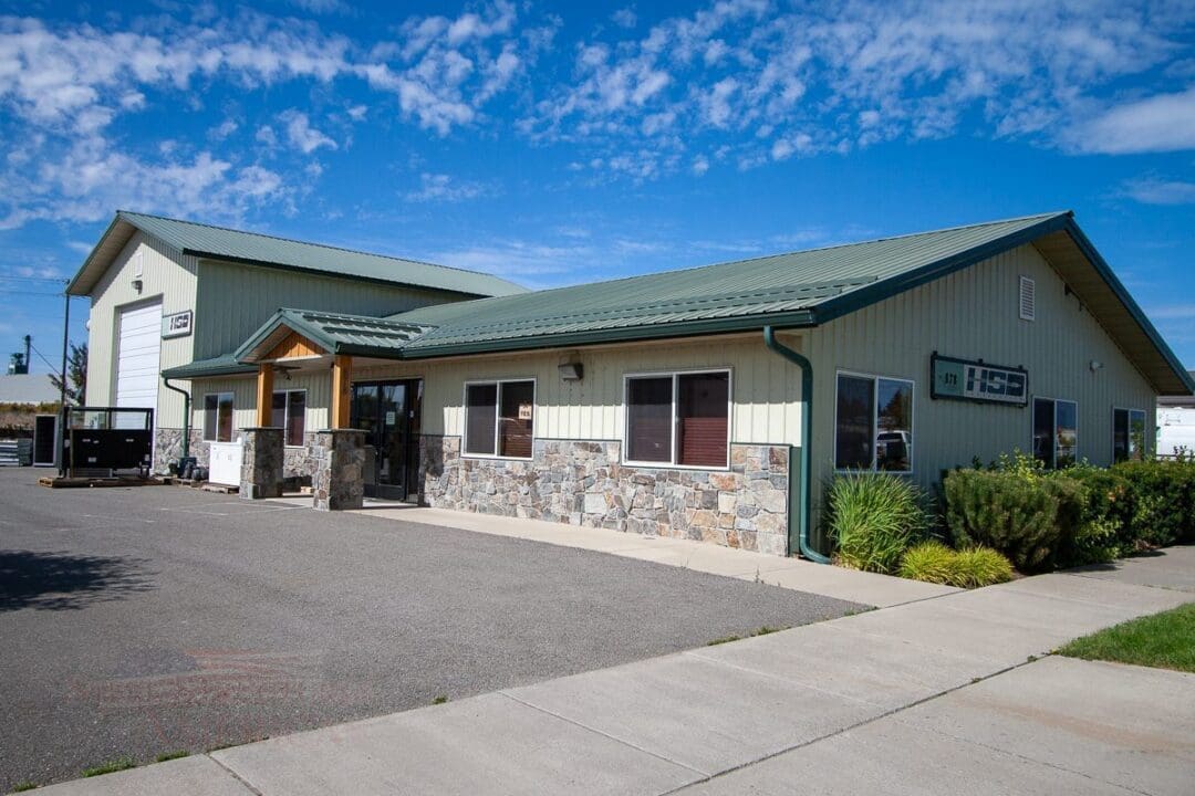 HSD corp polebuilding with rockwall | Steel Structures America