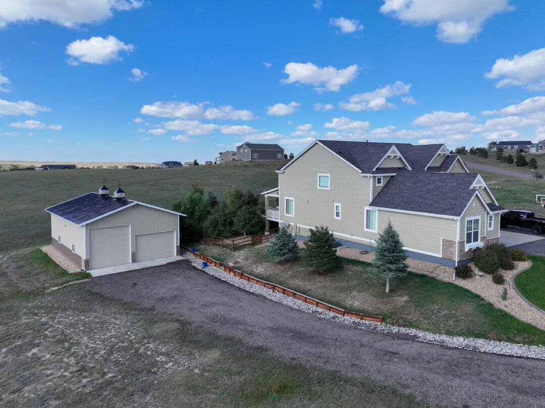 9233_Parker_CO_Shop_34x50x16