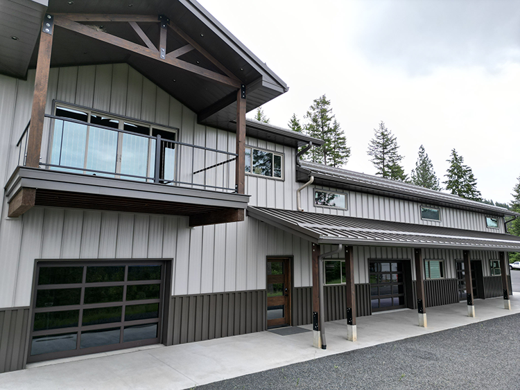 A barndo layout that has side entry for the living quarters
